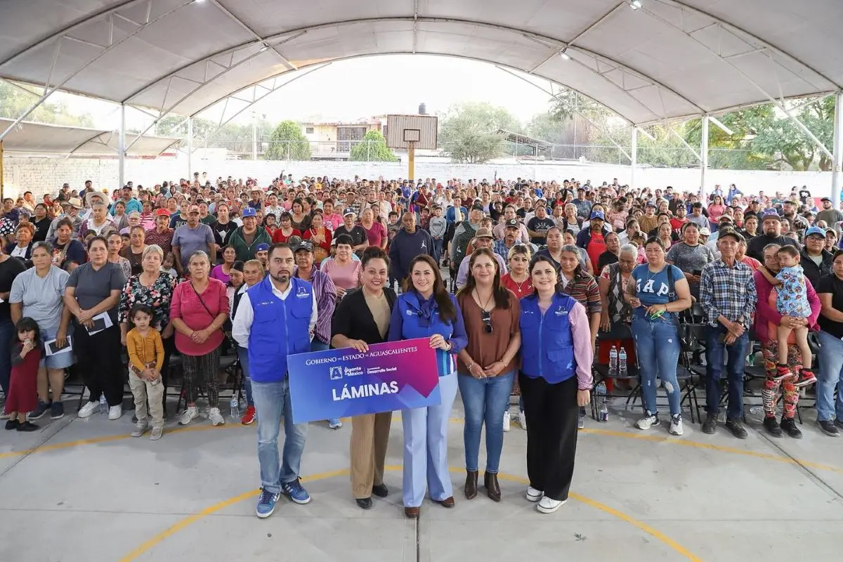 Entregan apoyos de mejoramiento de vivienda en Aguascalientes. Foto: Cortesía