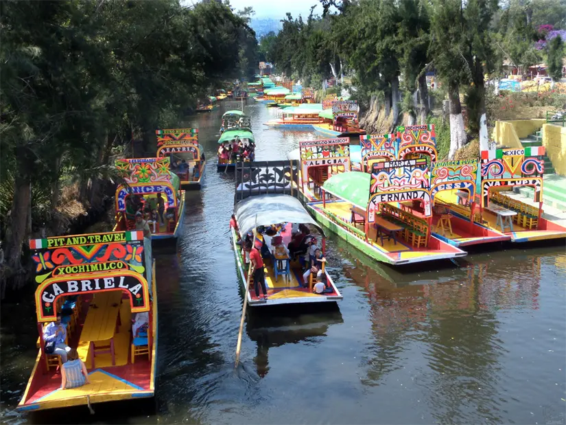 Conoce cuánto te cuesta un paseo en trajinera en Xochimilco. Foto: Cortesía. 