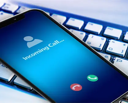 No contestes, si te llama alguien a tu celular y no lo tienes registrado, no le contestes