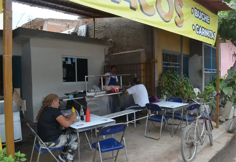 Taquería Los Plebes se encuentra sobre la calle Segunda, casi en la esquina con General Eulogio Parra, en la colonia Esperanza. Foto: Juan Madrigal