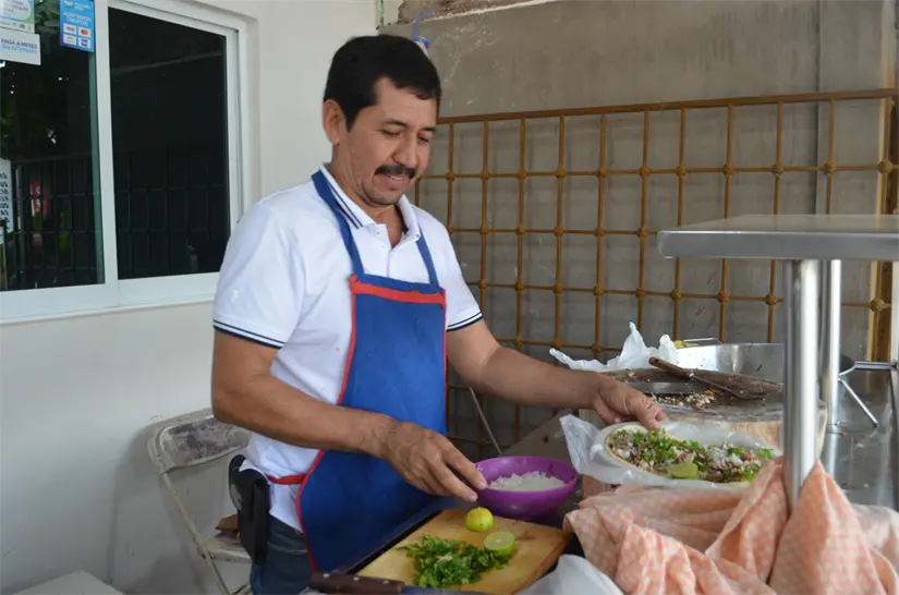 Isaías Beltrán: el taquero que sigue firme en la colonia Esperanza. Foto: Juan Madrigal