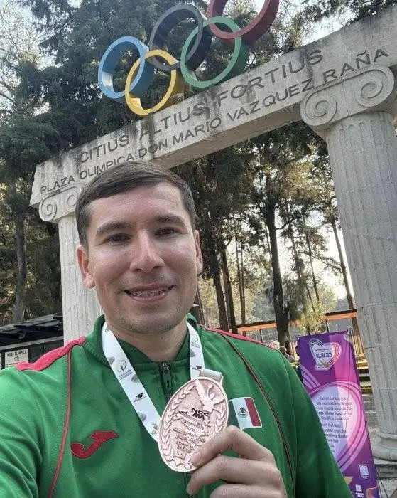 Javier nos demuestra que la vida se puede ganar una y otra vez, que el dolor puede convertirse en impulso y que los sueños, cuando se corren con fe y valentía, siempre encuentran la meta. Foto: Cortesía/TBN