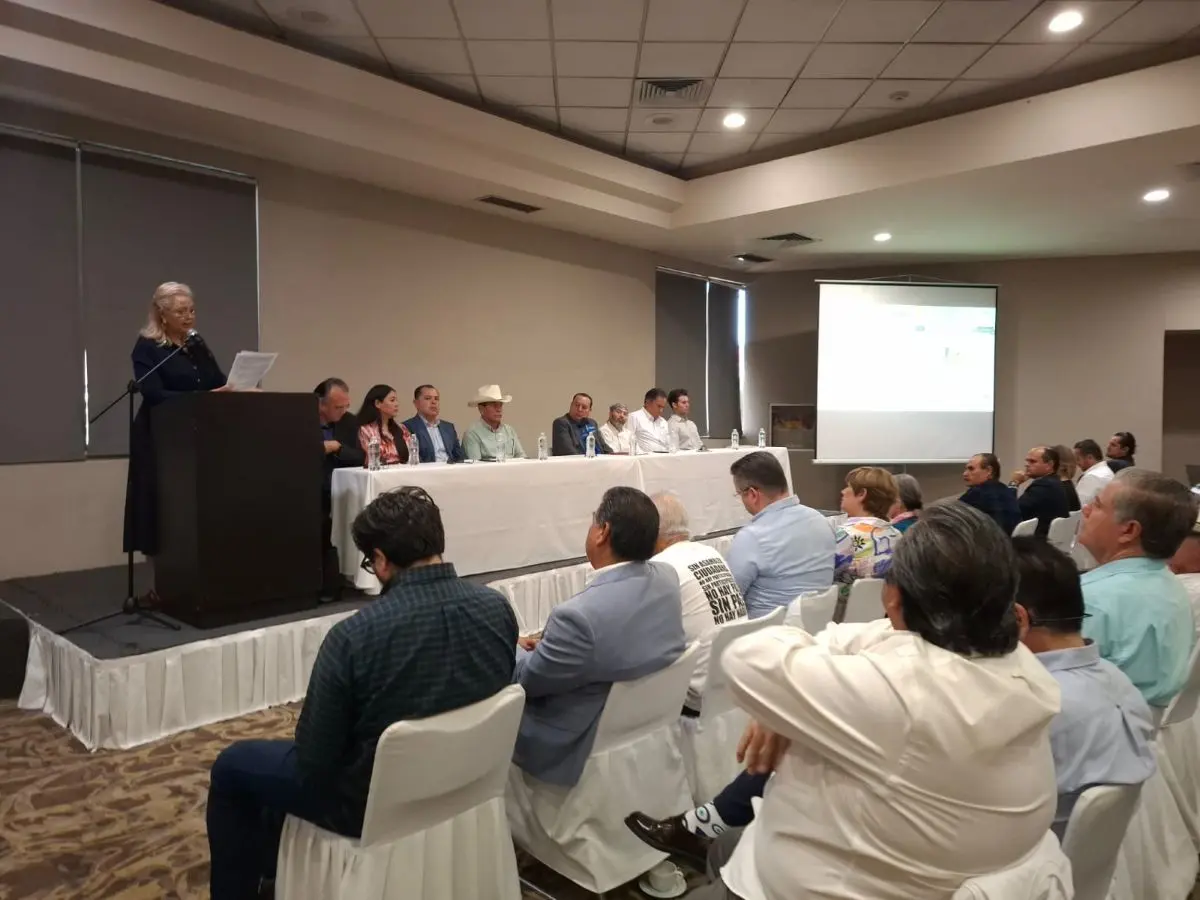 Martha Elena Reyes Zazueta, presidenta de Coparmex Sinaloa, durante la presentación del Informe Ciudadano 2025 en Culiacán