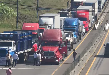 Carreteras de Hidalgo afectadas por megabloqueo de transportistas