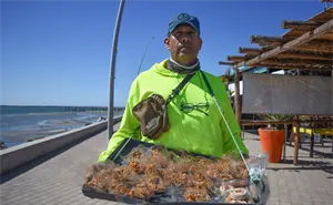 José Rafael Sánchez Plata: el vendedor de cocadas que mantiene viva la tradición en Altata