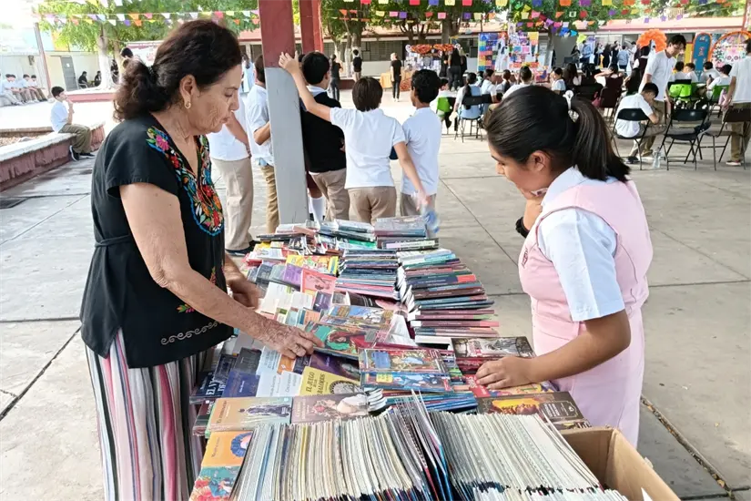 Con cada visita, con cada charla improvisada entre libros, Jesús María López deja una semilla que quizá tarde en germinar, pero que sin duda transforma. 