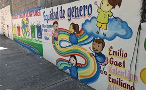 Murales educativos transforman la Primaria Nissan 64 en un corredor de valores en Culiacán