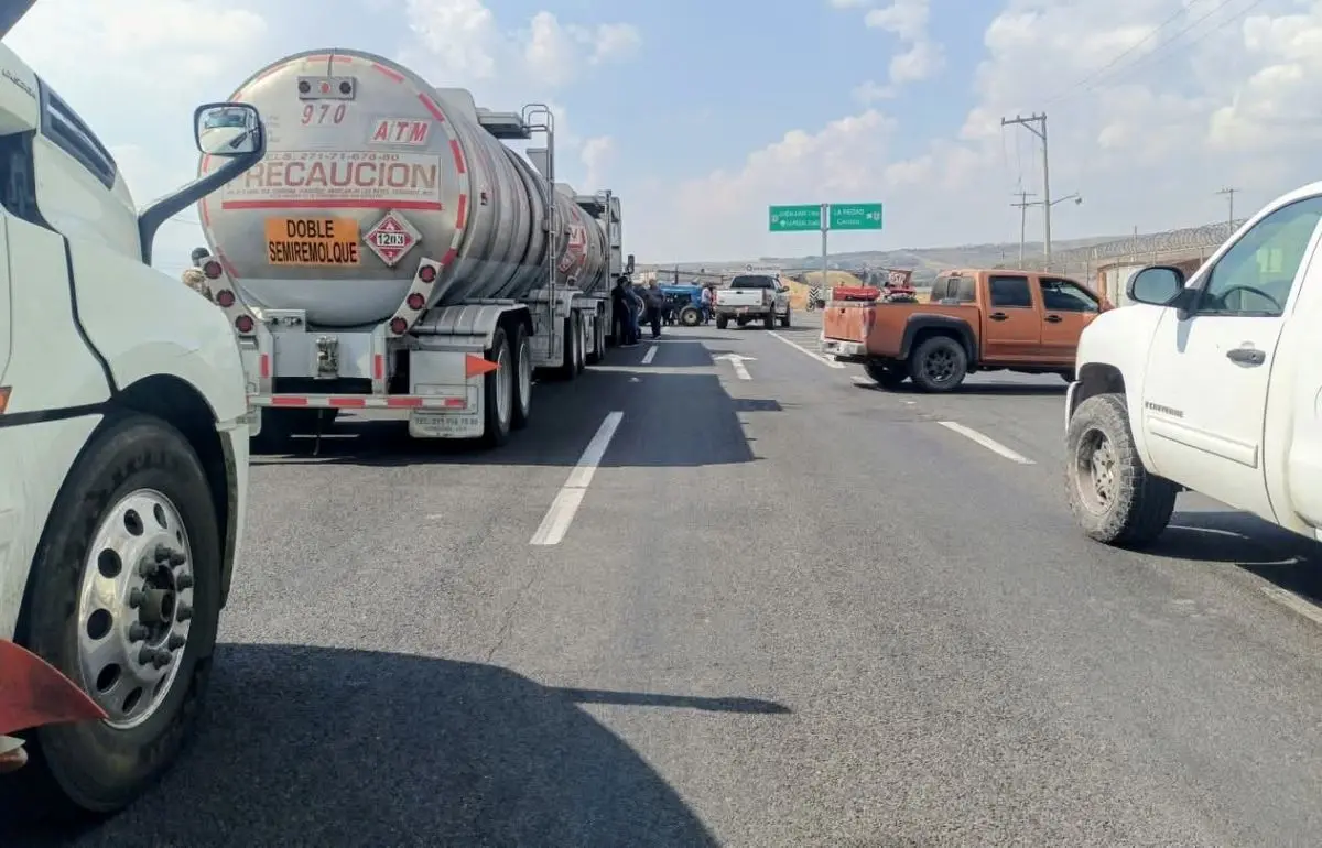 Carreteras bloqueadas en Guanajuato este martes 25 de noviembre. Foto: Cortesía