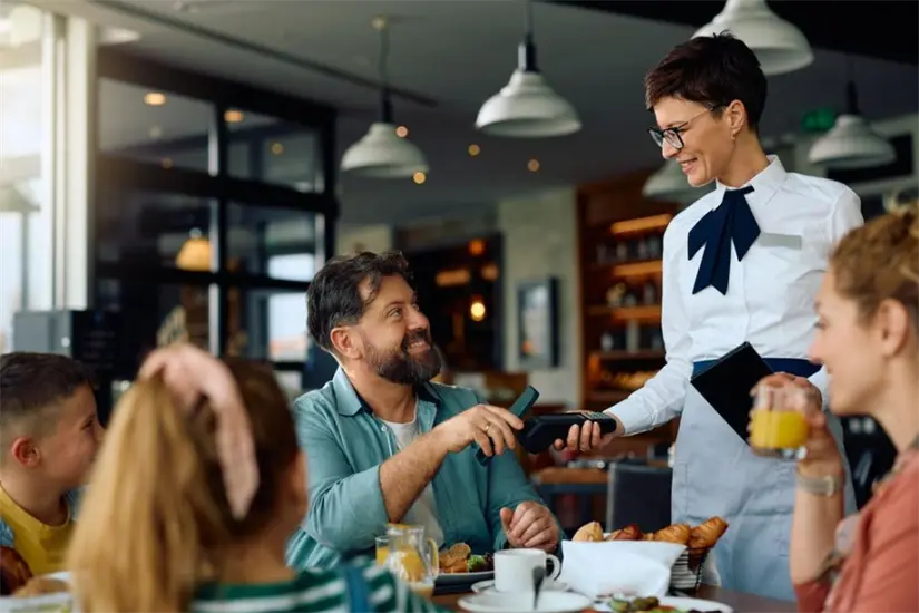 Ventajas de implementar tecnología móvil en tu servicio. Imagen: Shutterstock