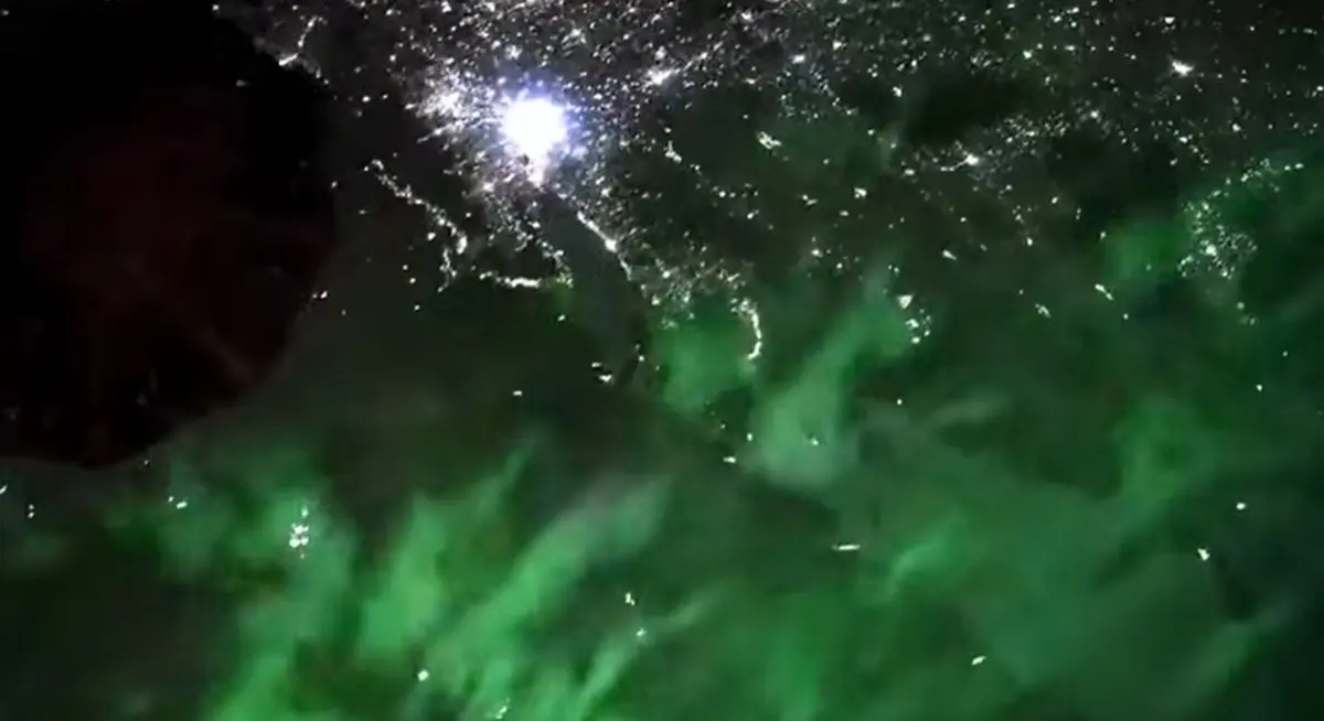 Una danza cósmica desde el espacio: las auroras boreales vistas por la astronauta Zena Cardman.