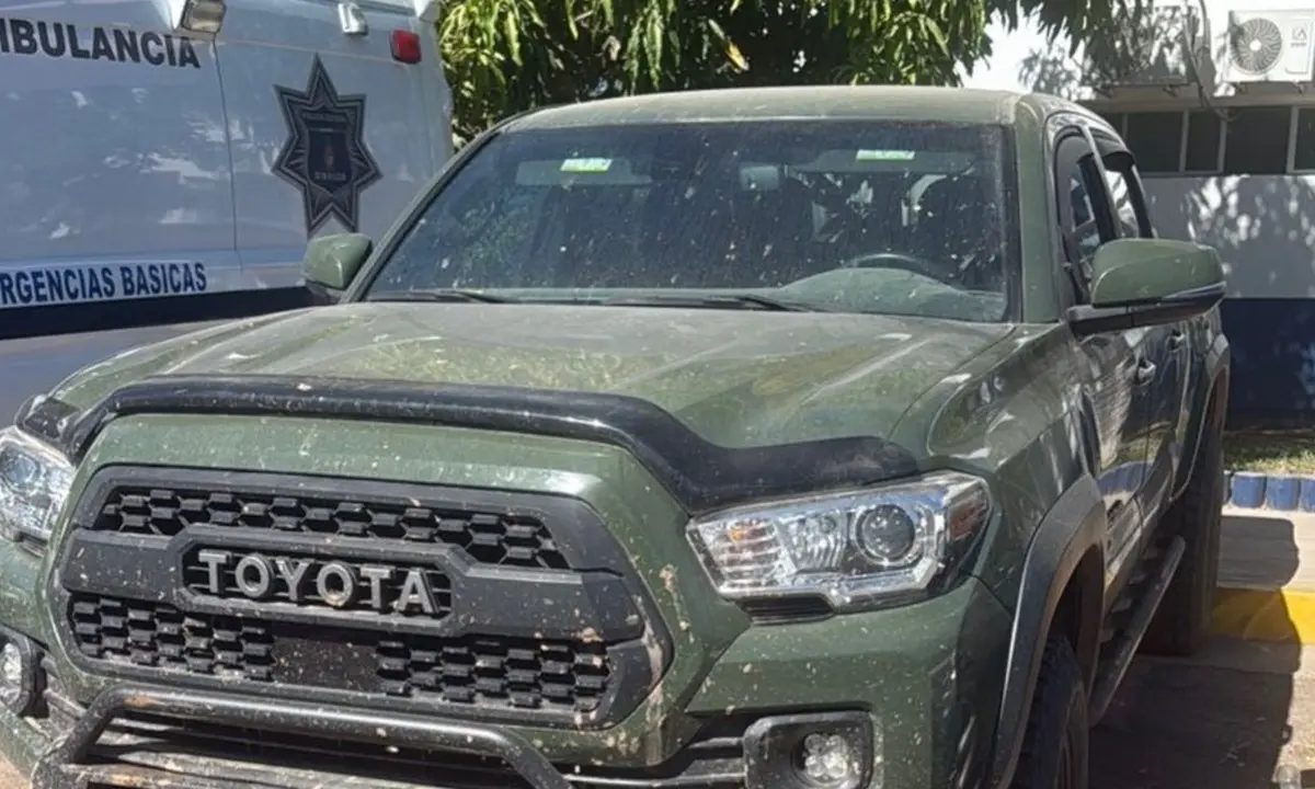 Operativo interinstitucional en Culiacán da golpe a la delincuencia: decomisan armamento y vehículo robado.