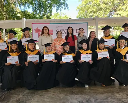 ¡Nunca es tarde para aprender! Adultos mayores culminan su diplomado en Ofimática en el DIF Palmito