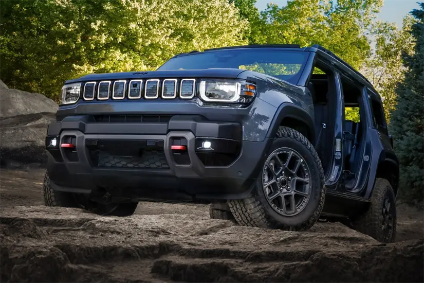 Su exterior está equipando con buena iluminación. Foto: Jeep