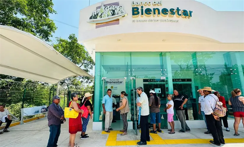 Consulta tu saldo antes de acudir a un Banco del Bienestar. Foto: Cortesía. 