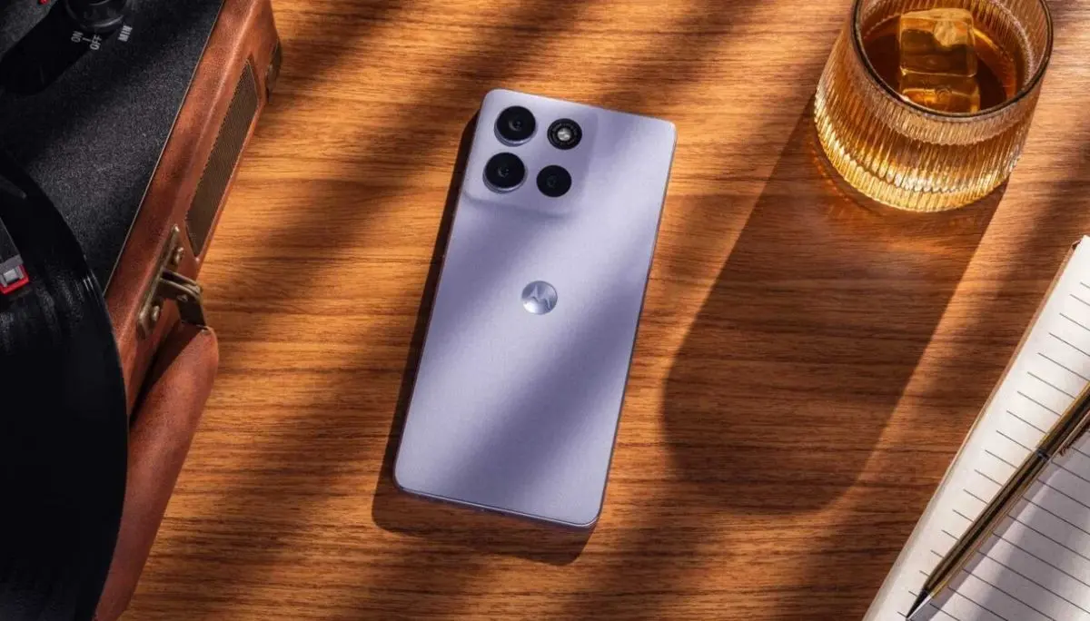 Celular de gama media de Motorola con potente batería de 6.720 mAh y está casi en remate