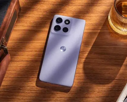 Celular de gama media de Motorola con potente batería de 6.720 mAh y está casi en remate