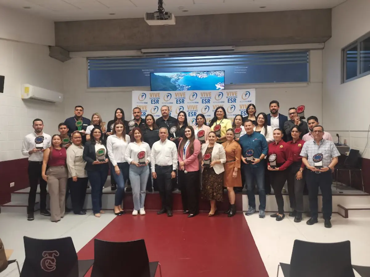 Empresas reciben el Distintivo ESR 2025 por su compromiso con la responsabilidad social