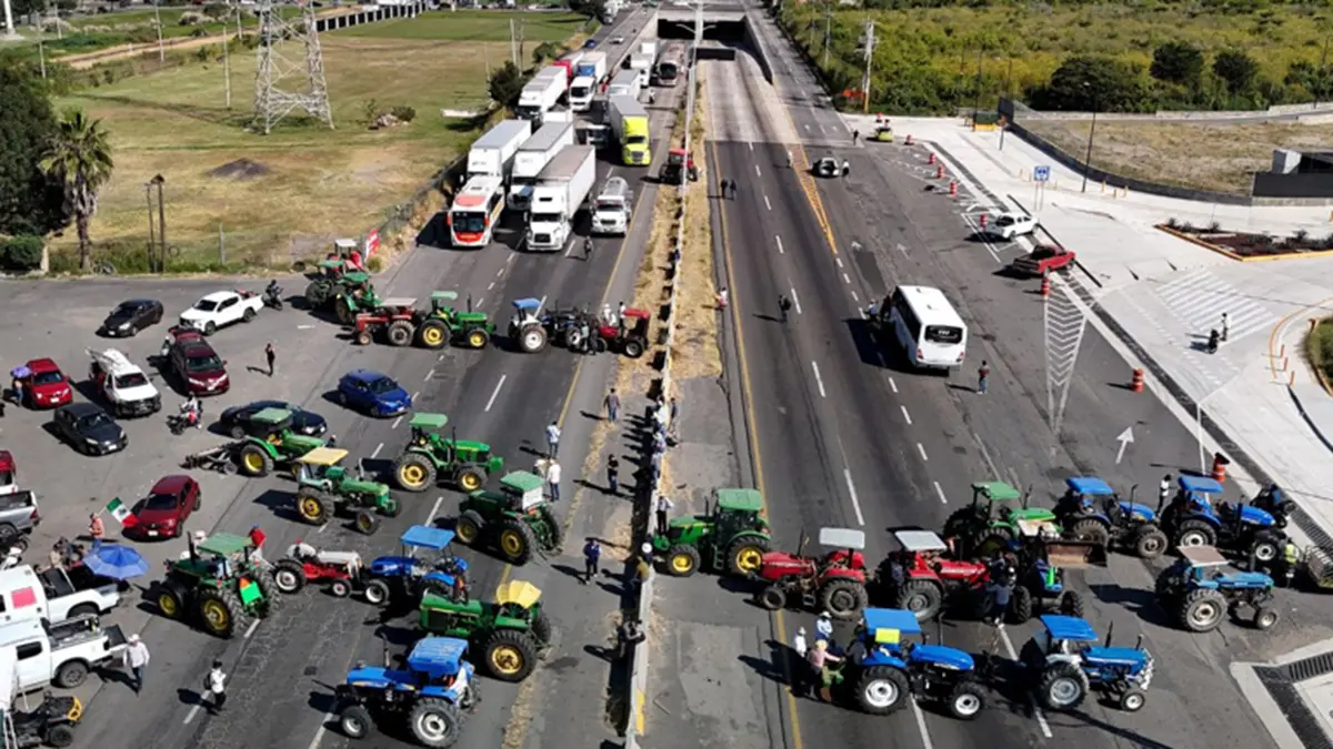 Al menos cinco carreteras de Jalisco presentan bloqueo. Foto: Cortesía