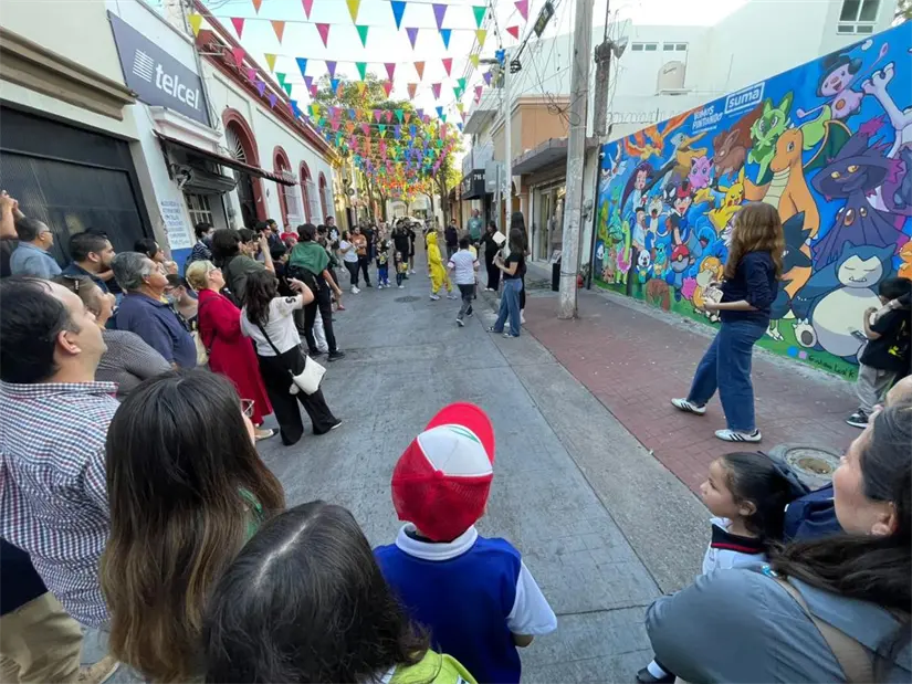 Los asistentes disfrutaron  mucho del evento, participaron en una trivia que los hizo ganadores de diversos premios. Foto: Lino Ceballos.