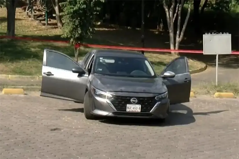 El vehículo donde viajaban los agentes fue localizado abandonado en Zapopan. Foto: Especial