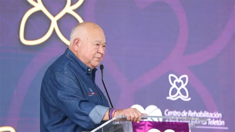 Víctor Manuel Castro Cosío, gobernador de Baja California Sur, en la inauguración de CRIT Teletón Los Cabos. Foto: Cortesía.
