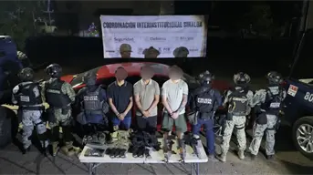 Detienen a tres hombres armados en Valle Alto, Culiacán; aseguran fusiles y municiones