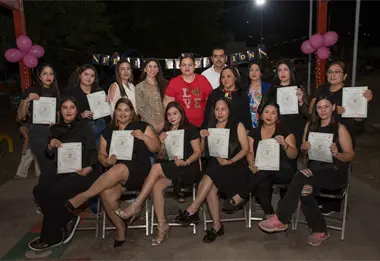 En la colonia Progreso en Culiac&aacute;n, 15 mujeres celebran un nuevo comienzo tras concluir curso gratuito de u&ntilde;as acr&iacute;licas