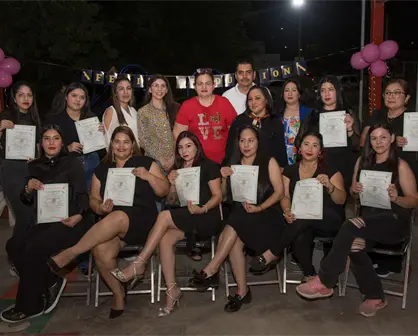En la colonia Progreso en Culiacán, 15 mujeres celebran un nuevo comienzo tras concluir curso gratuito de uñas acrílicas