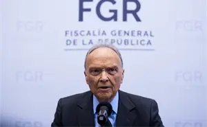 Alejandro Gertz Manero renuncia a su cargo como titular de la FGR