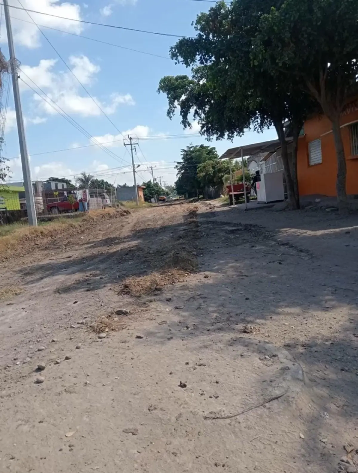 Raspado de calles en distintas colonias de Villa Juárez para mejorar la movilidad