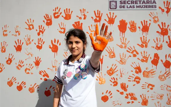 Manos naranjas, voces fuertes: comunidad participa en jornada de reflexión y apoyo en Culiacán