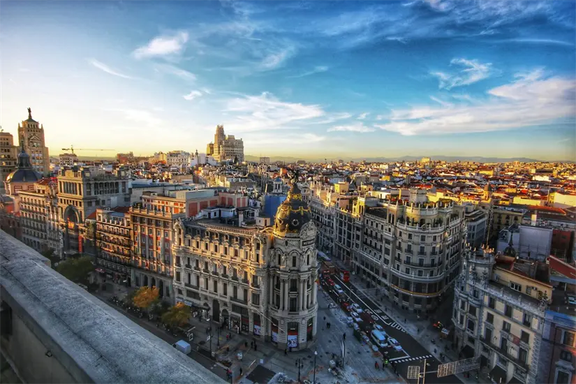 Disfruta de la bella arquitectura de Madrid. Foto: Unsplash. 