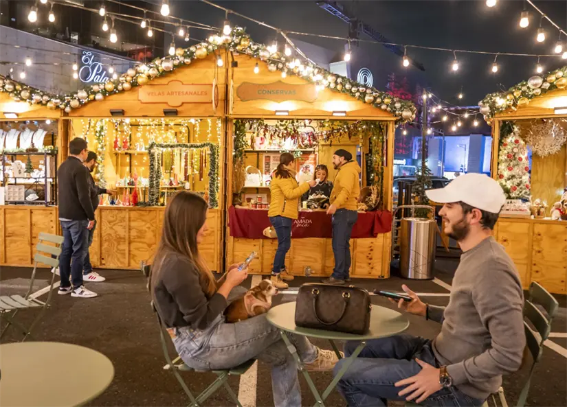 Disfruta de una salida en familia o con amigos en el Mercado de la Navidad en CDMX. Foto: cortesía.