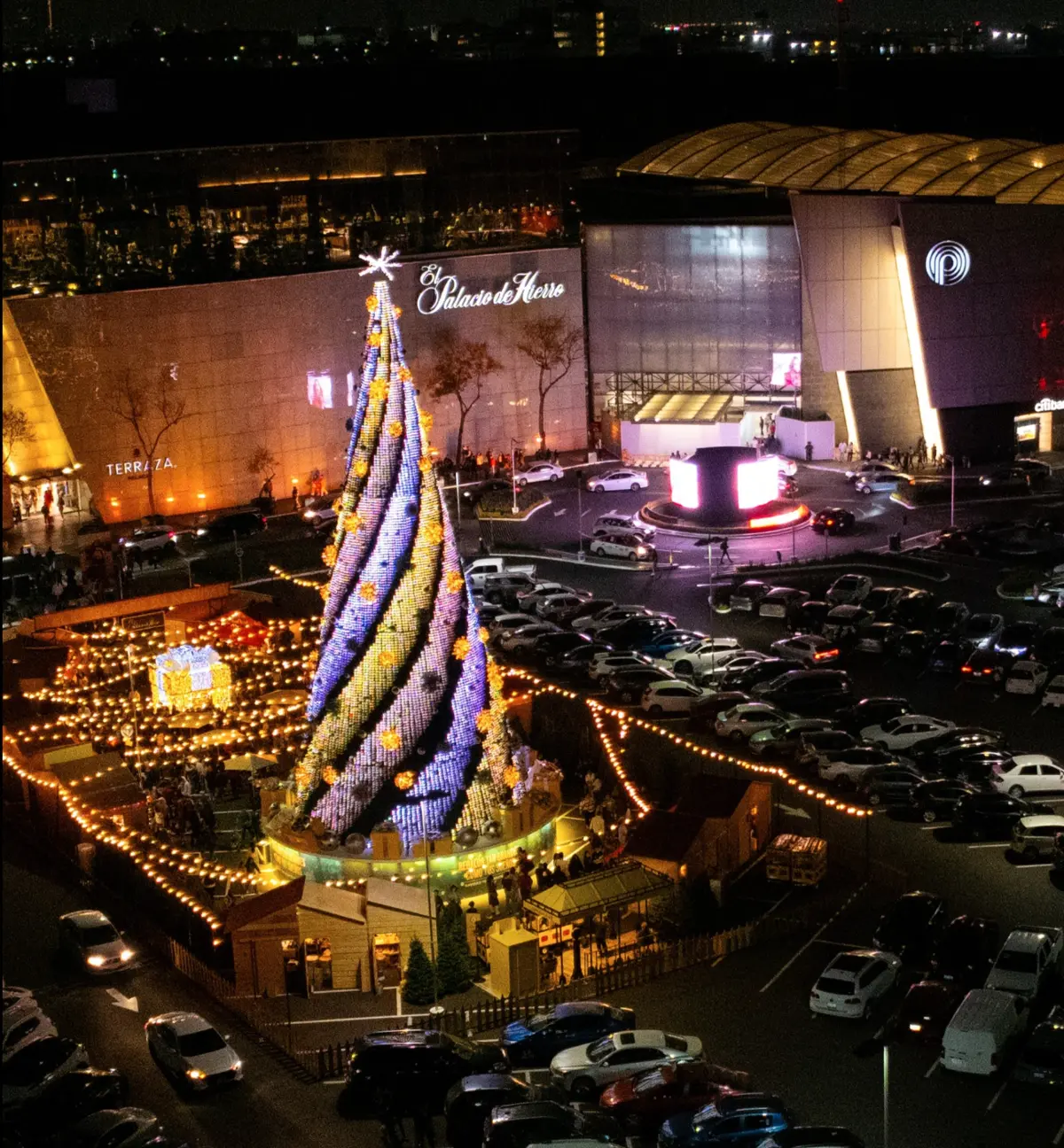 El Mercado de la Navidad está ubicado frente a El Palacio de Hierro Perisur. Foto: cortesía.