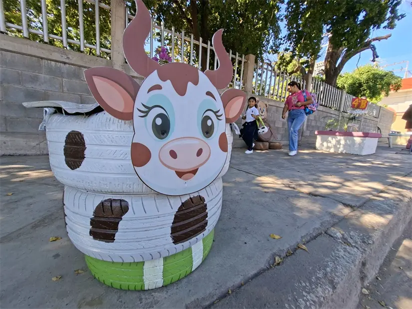 Escuela “Gral. Lázaro Cárdenas” transforma su fachada con Jardín sobre ruedas. Foto: Juan Madrigal