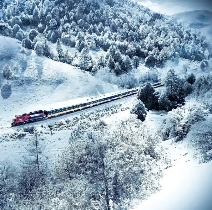 Disfruta del paisaje invernal en el Tren Chepe con estos paquetes. Foto: cortesía.