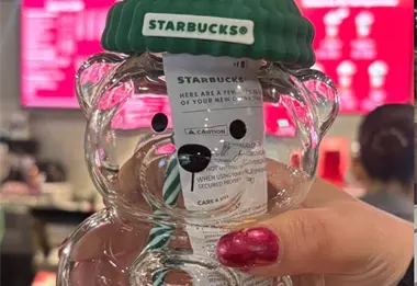 ¿Cuánto cuesta el vaso de oso de Starbucks?