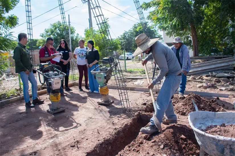 Culiacán cumple: avances en pavimentación y unidad deportiva supervisados por vecinos. Foto: Ayuntamiento de Culiacán