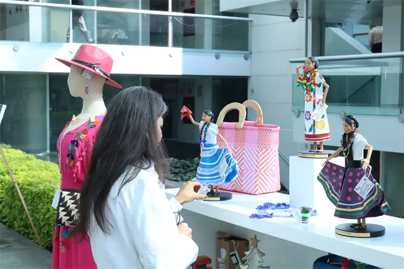 El arte como camino de reinserción mujeres privadas de la libertad exponen sus obras en la SSPC