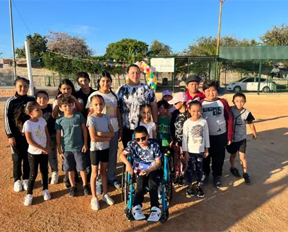 Memito, el niño de Navolato que convierte su discapacidad en fuerza para seguir jugando y soñando