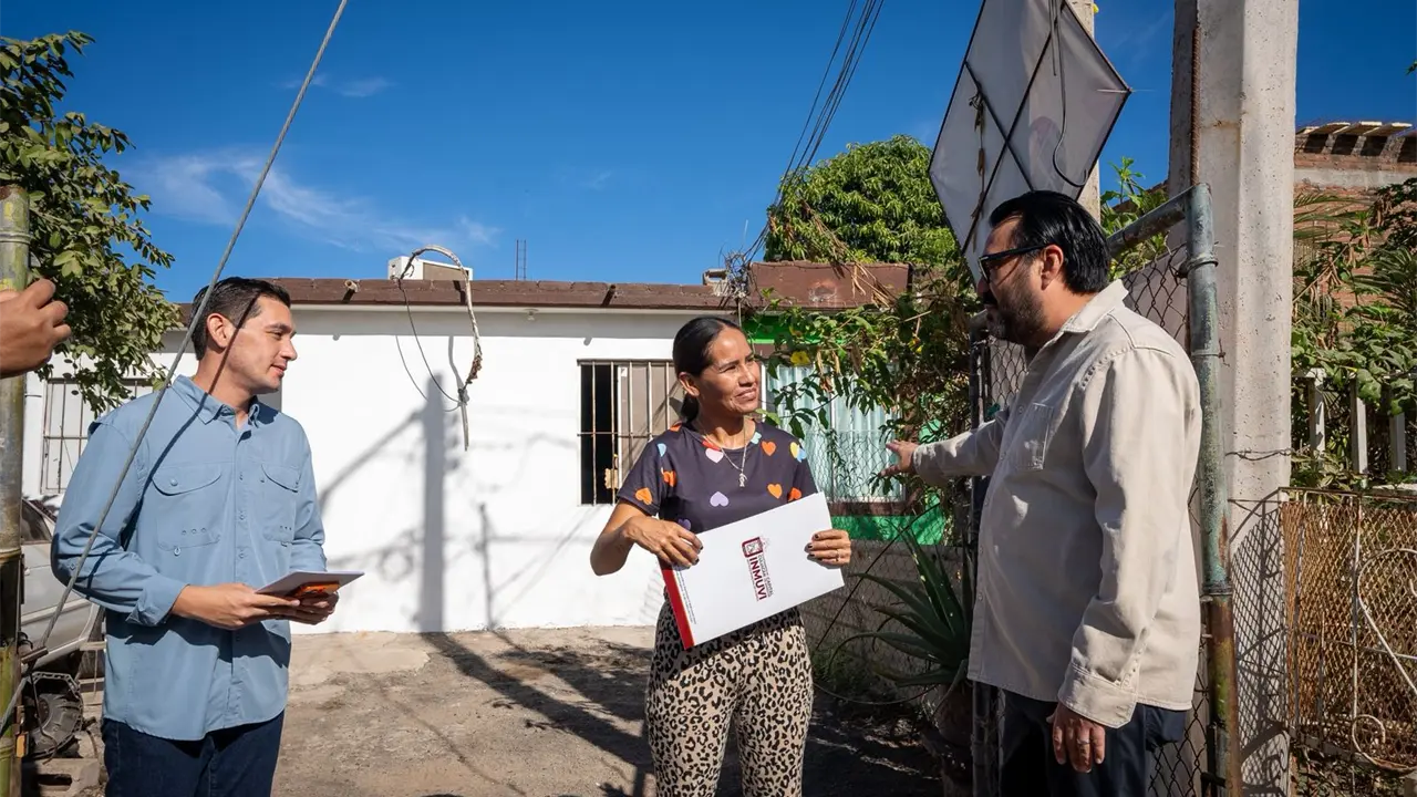 Entregan escrituras en Nueva Galicia: familias reciben certeza jurídica tras 15 años de espera. Foto: Ayuntamiento de Culiacán