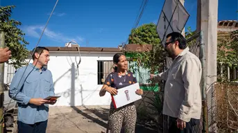 Tras 15 años de espera, cinco familias de Nueva Galicia reciben sus escrituras en Culiacán