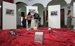 Imágenes que resisten al olvido: Luis Brito realza la incansable memoria de madres buscadoras en Sinaloa