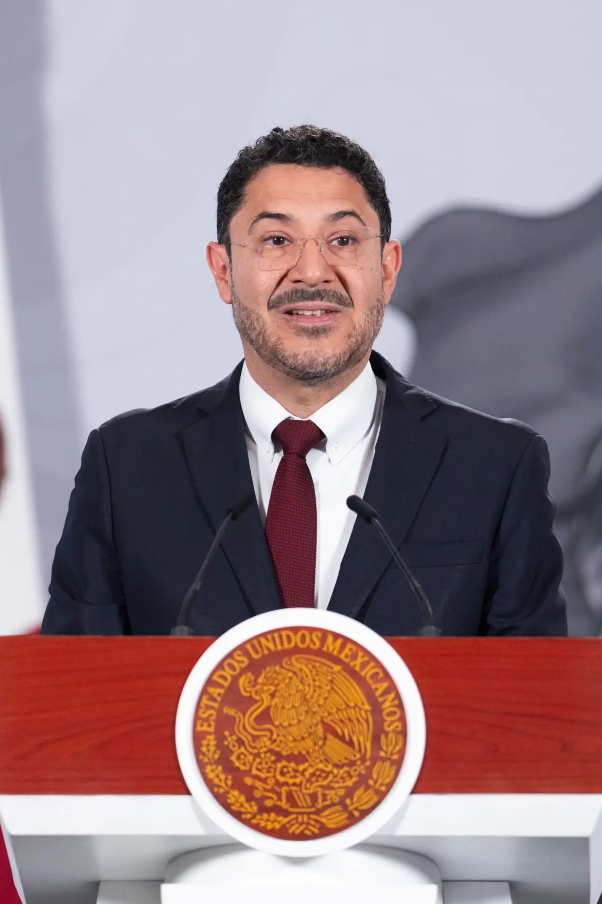 Martí Batres Guadarrama, director general del Instituto de Seguridad y Servicios Sociales de los Trabajadores del Estado (ISSSTE)