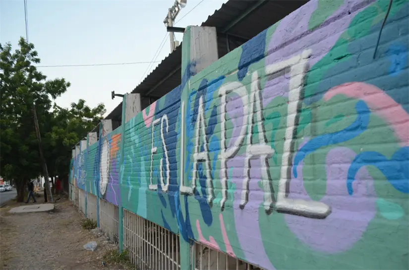 Un mural que transforma corazones: la colonia Díez de Mayo abraza el mensaje de la paz. Foto: Juan Madrigal