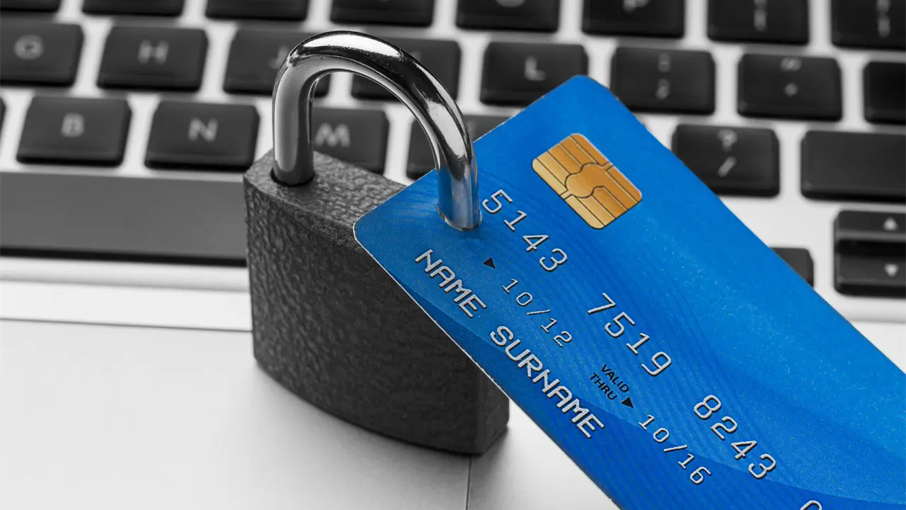 Estos son los detalles acerca de las cuentas bloqueadas por el SAT. Foto: Freepik.