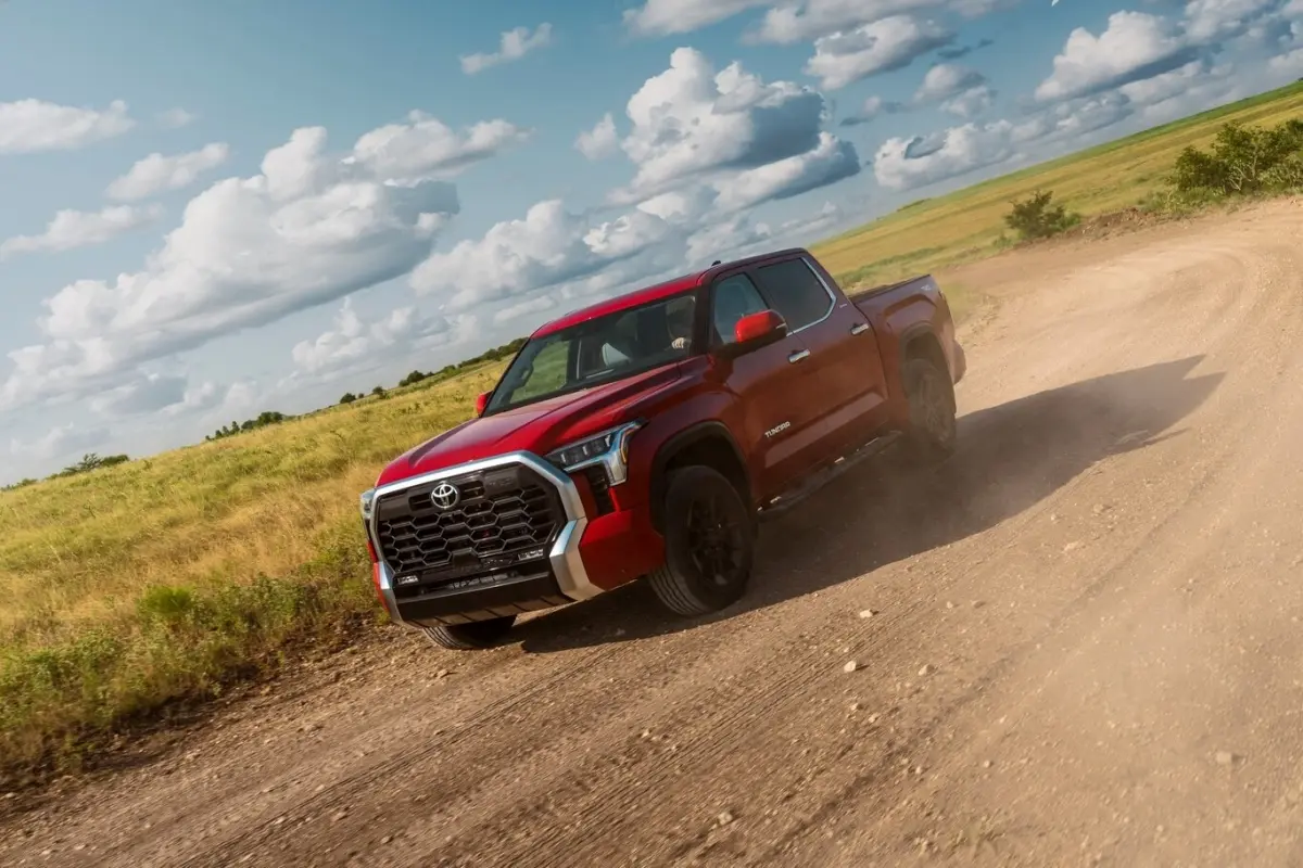 La nueva Tundra HEV 2025 te sorprenderá con su potencia y rendimiento. Foto: Toyota