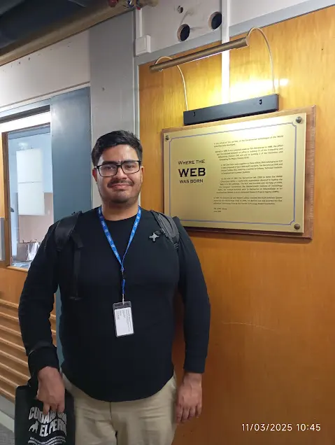 Desde Mazatlán a Culiacán y de allí a Suiza y Praga, la trayectoria Rafael Ángel demuestra que el talento sinaloense tiene un lugar en los laboratorios más avanzados del mundo. Foto: Cortesía/ TBN