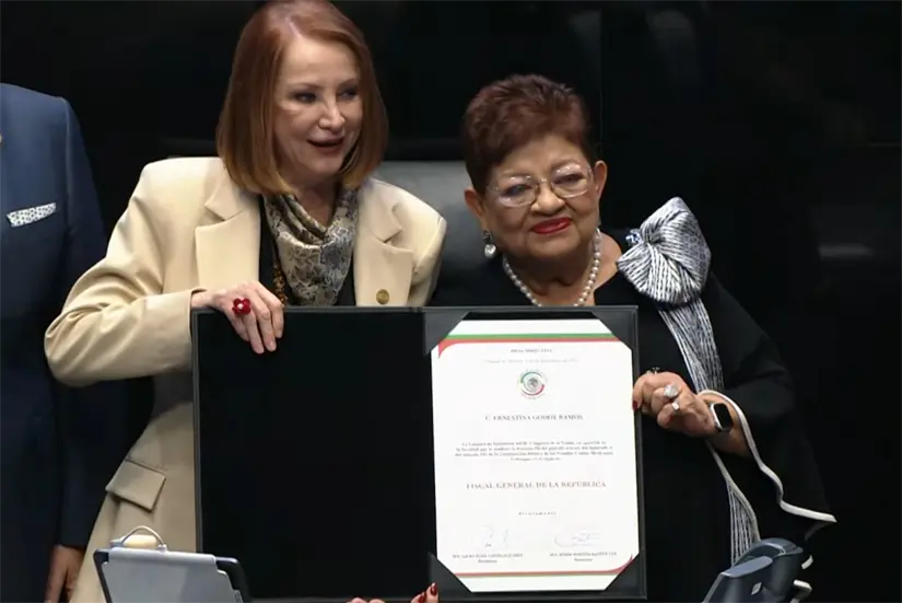 Godoy tras su toma de protesta como titular de la FGR. Foto: Cortesía