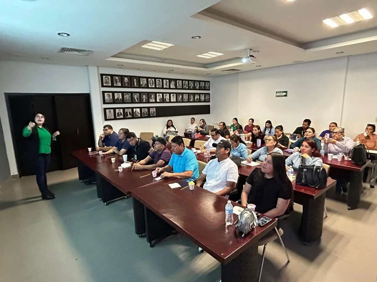 Personal agrícola participa en las capacitaciones iniciales de la temporada hortícola en el valle de Culiacán.